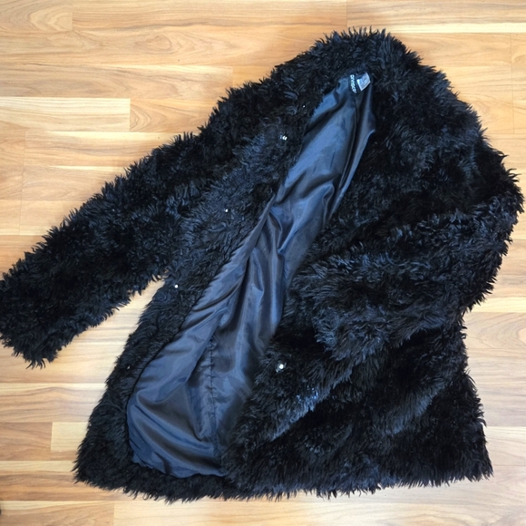 Divided by H&M Fuzzy Black Coat - Picture 2 of 3